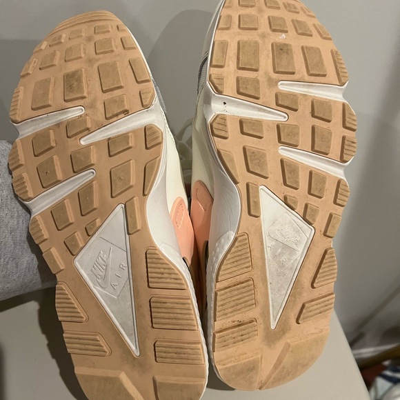 Nike Air Huarache Women’s Size 9 White Blue Green Sneakers - Picture 8 of 9